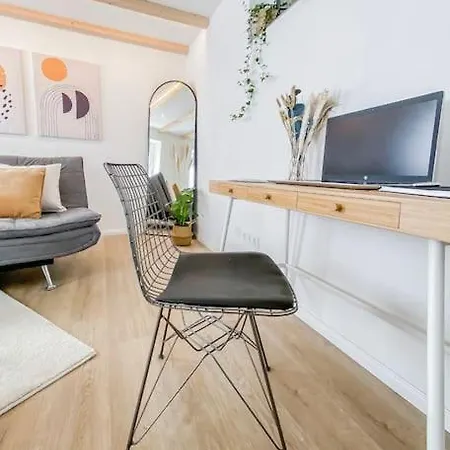 Apartment Stylisches Mit Terrasse In Der Altstadt Von